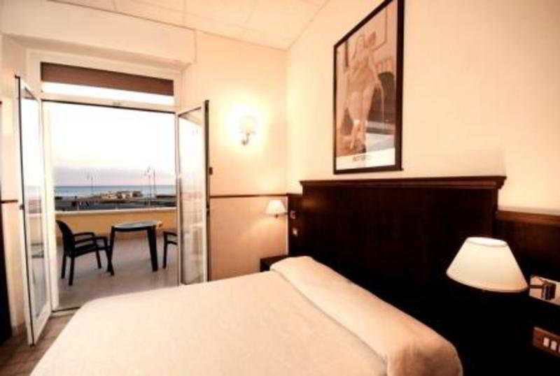 Hotel Belvedere Lido di Ostia Habitación foto
